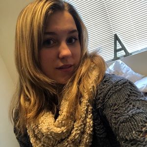 Meet your Posher, Ana